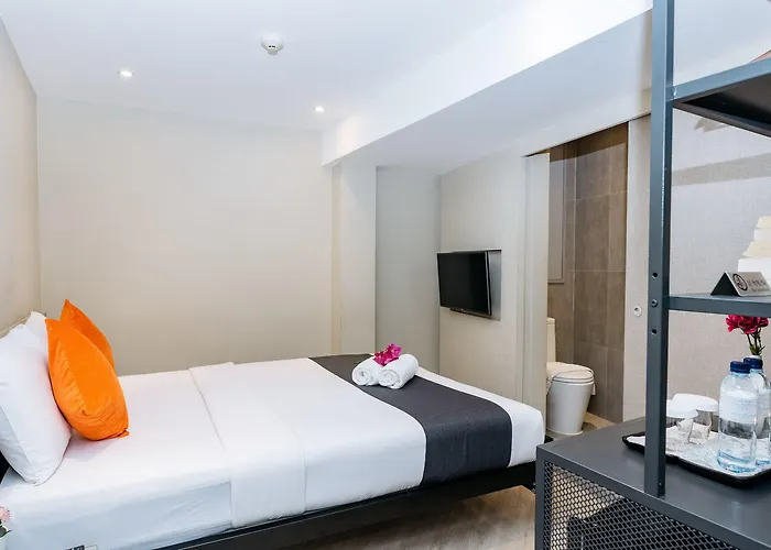 Lucky House Khaosan Hotel 2*