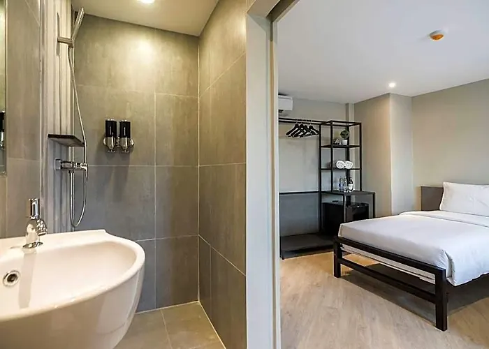Lucky House Khaosan Hotel