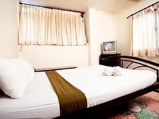 Lucky House Khaosan Отель Бангкок