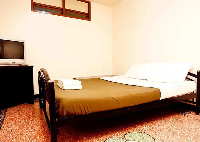 Lucky House Khaosan 2*