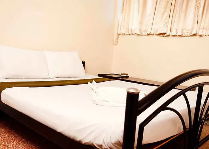 Lucky House Khaosan Hotel 2*